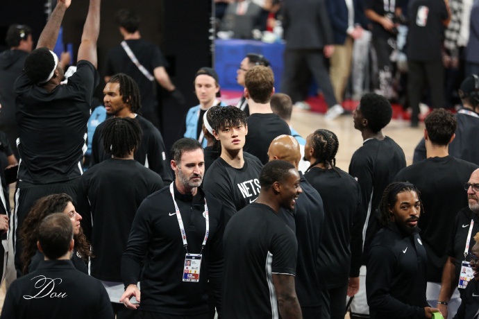 曾凡博在场, 的队友给小, 这边 曾凡博在场, 的队友给小, 这边