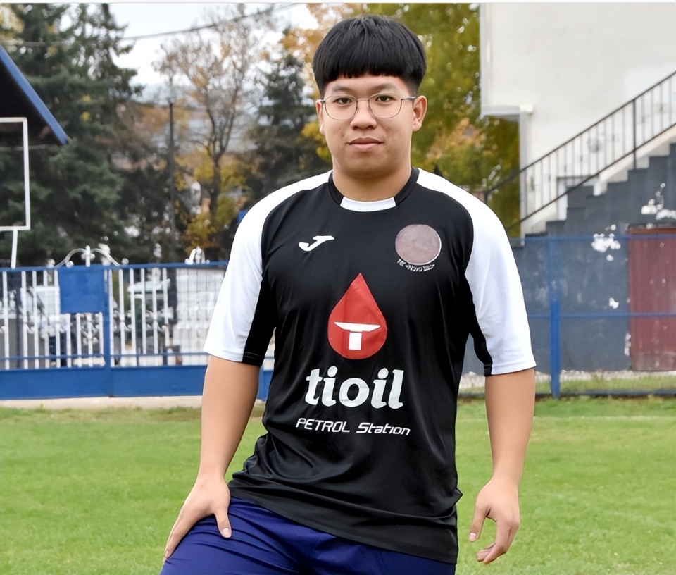 我们隆重介, cdBmy